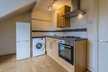 1 bed house, Richmond Road, Plasnewydd, Cardiff, CF243BW - Image 2